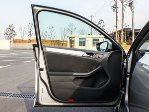 2015款1.6L 手动领先型 驾驶位车门