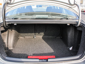 2015款1.6L 手动领先型 行李厢空间