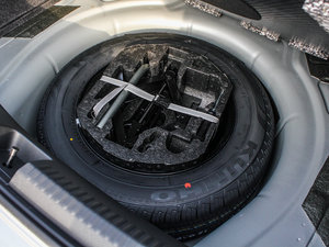 2015款1.6L 手动领先型 备胎