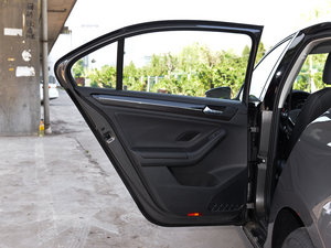2015款230TSI DSG豪华型 左后车门