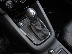 2015款230TSI DSG豪华型 换挡杆
