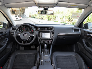 2015款230TSI DSG豪华型 内饰全景