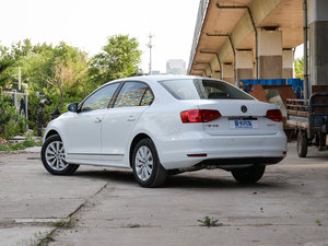 2015款1.6L 手动舒适型 左后45度