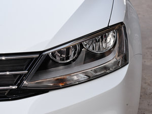 2015款1.6L 手动舒适型 大灯