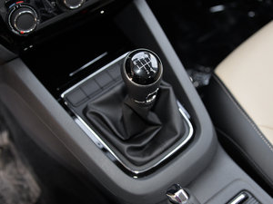 2015款1.6L 手动舒适型 换挡杆