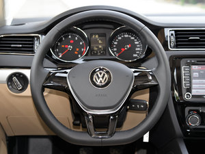 2015款1.6L 手动舒适型 方向盘