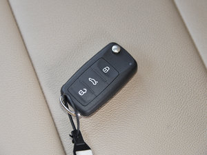 2015款1.6L 手动舒适型 车钥匙