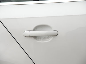 2015款230TSI 手动舒适型 主驾门拉手