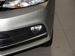 2015款230TSI DSG舒适型 前雾灯