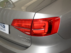 2015款230TSI DSG舒适型 尾灯