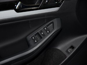 2015款230TSI DSG舒适型 主驾车窗控制区	
