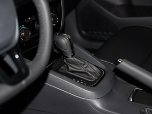 2015款230TSI DSG舒适型 换挡杆