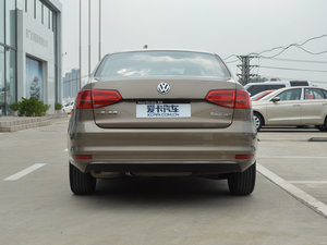 2015款1.6L 自动舒适型 正后	