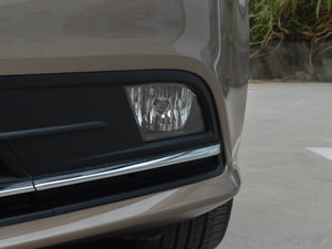 2015款1.6L 自动舒适型 前雾灯