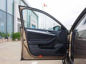 2015款1.6L 自动舒适型 驾驶位车门