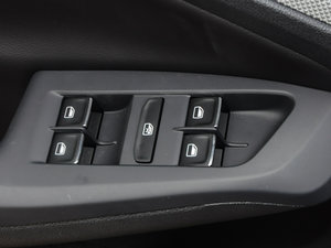 2015款1.6L 自动舒适型 主驾车窗控制区	