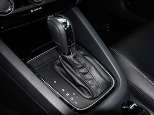 2015款1.6L 自动舒适型 换挡杆