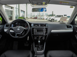 2015款1.6L 自动舒适型 内饰全景
