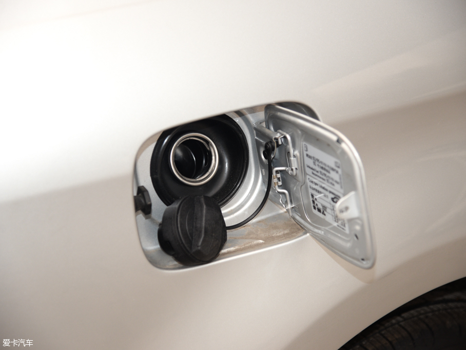 2015 |ݰ 1.6L քӕr