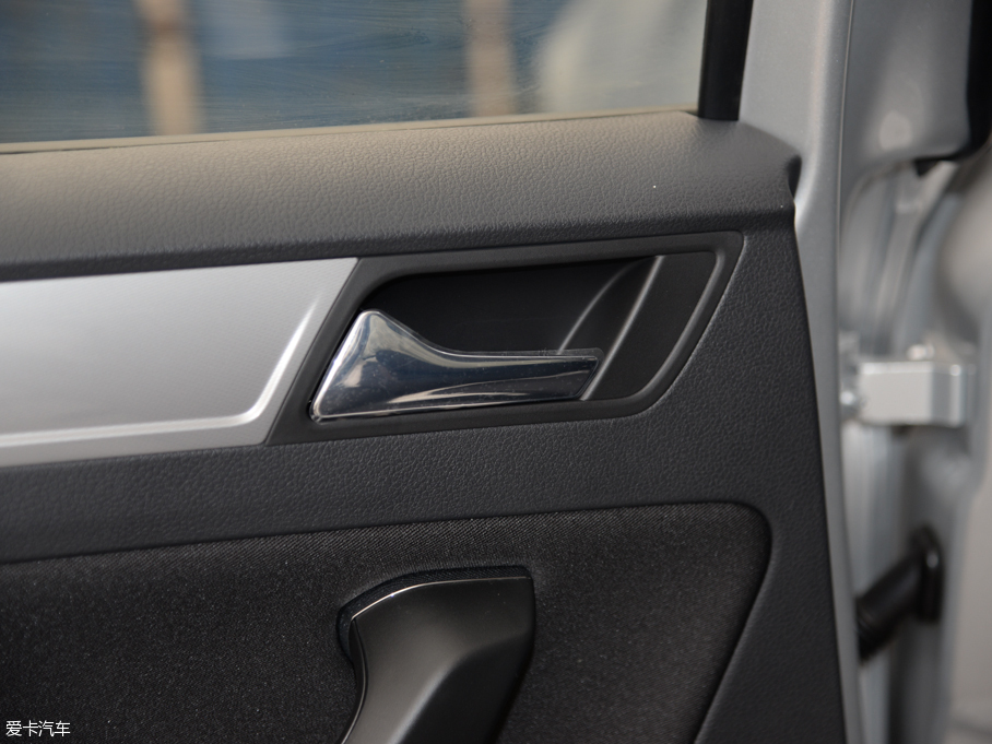 2015 |ݰ 1.6L քӕr