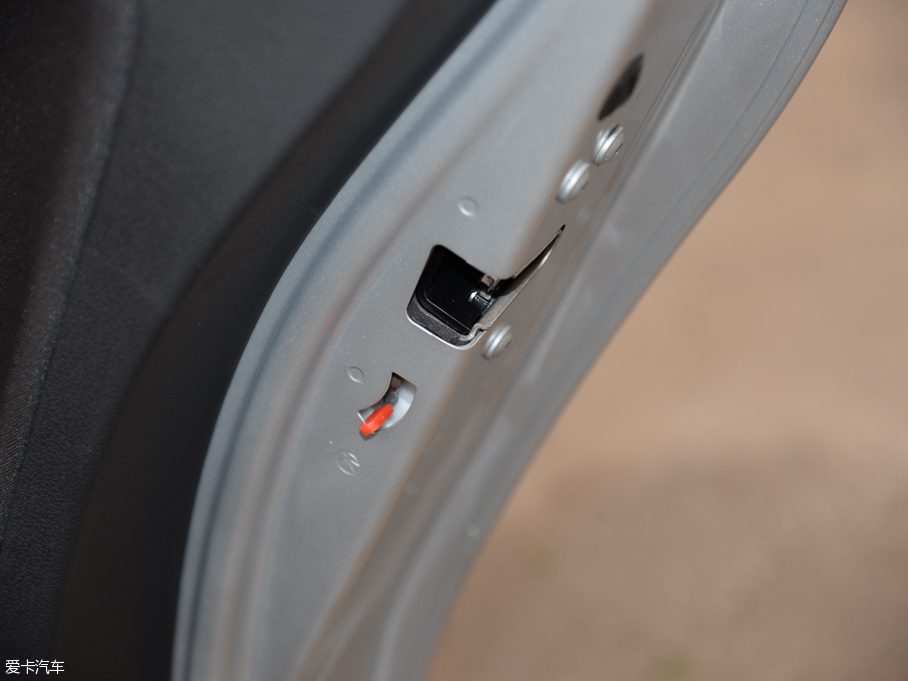 2015 |ݰ 1.6L քӕr