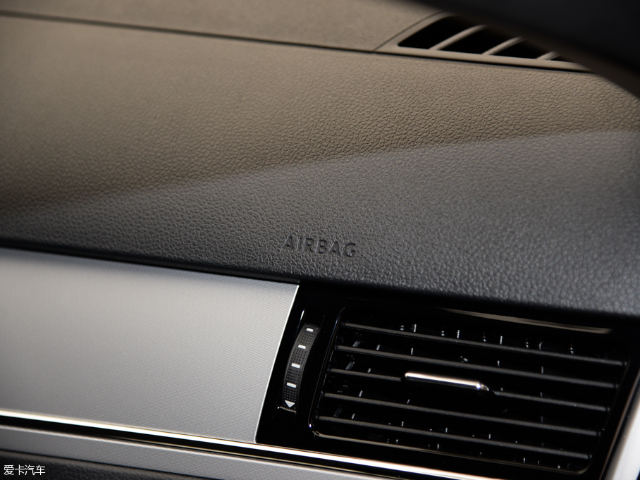 2015 |ݰ 1.6L քӕr