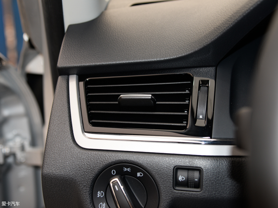 2015 |ݰ 1.6L քӕr