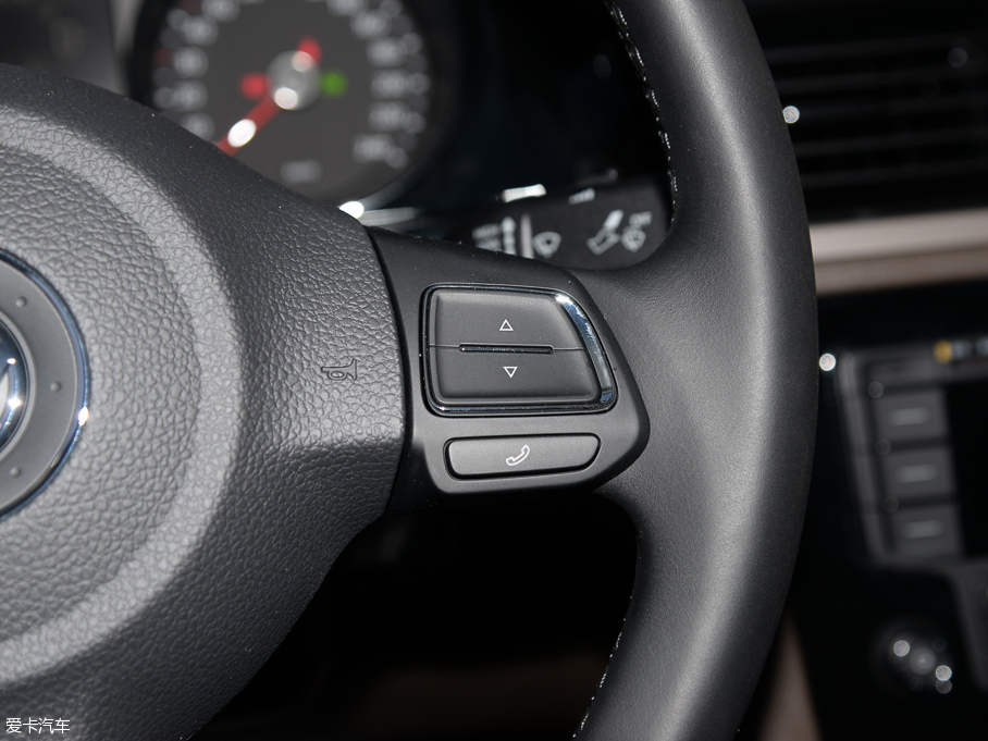 2015 |(zh)ݰ 1.6L Ԅ(dng)m