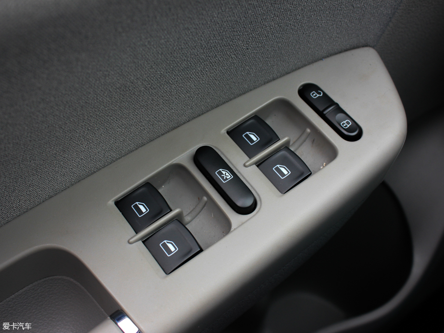 2015 |(zh)ݰ 1.6L Ԅ(dng)r(sh)