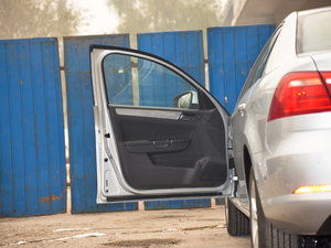 2015|ݰ 1.6L քӕr {λ܇T