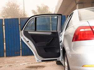 2015|ݰ 1.6L քӕr ܇T