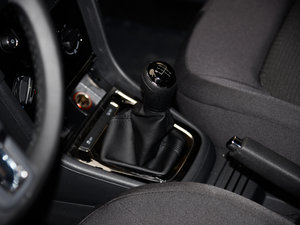 2015|ݰ 1.6L քӕr QU