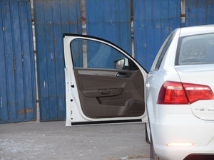 2015|(zh)ݰ 1.6L Ԅ(dng)m {λ܇(ch)T(mn)