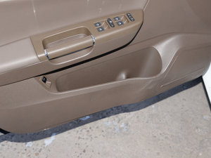 2015|(zh)ݰ 1.6L Ԅ(dng)m ǰT(mn)(ch)g