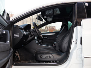 2016款2.0TSI 豪华型 前排空间