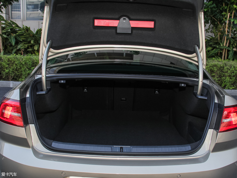 2017���~�v 380TSI DSG ��Ş��