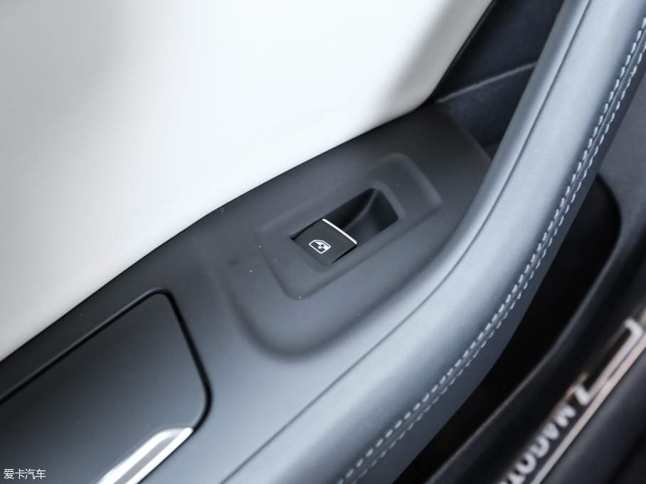 2017���~�v 380TSI DSG ��Ş��