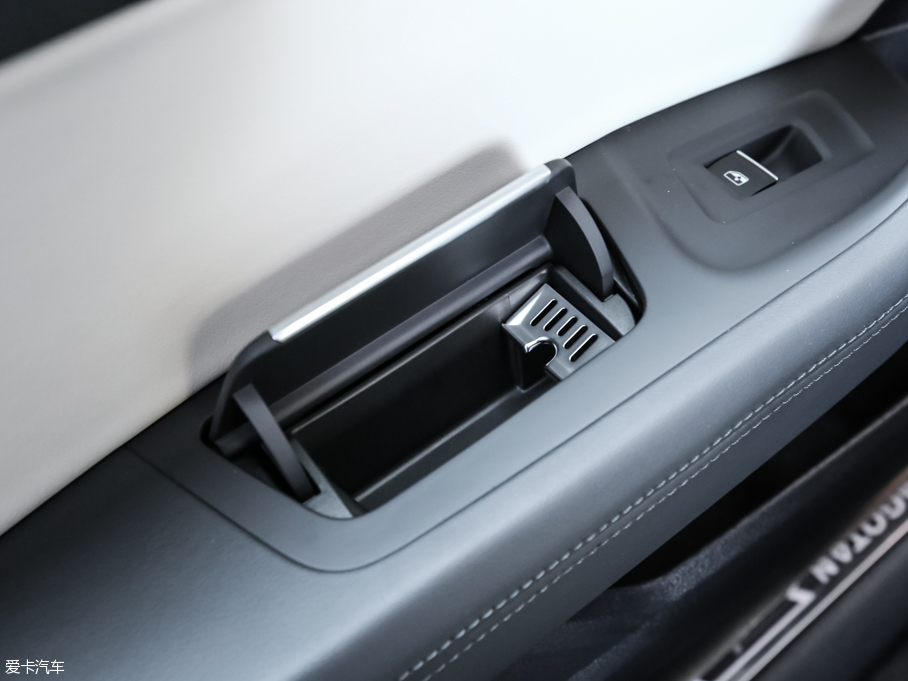 2017���~�v 380TSI DSG ��Ş��