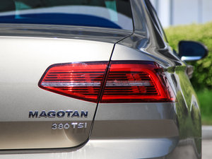 2017380TSI DSG Ş β