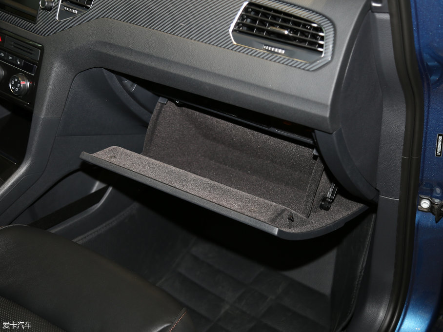 2016ߠ򡤼 230TSI ԄӺA