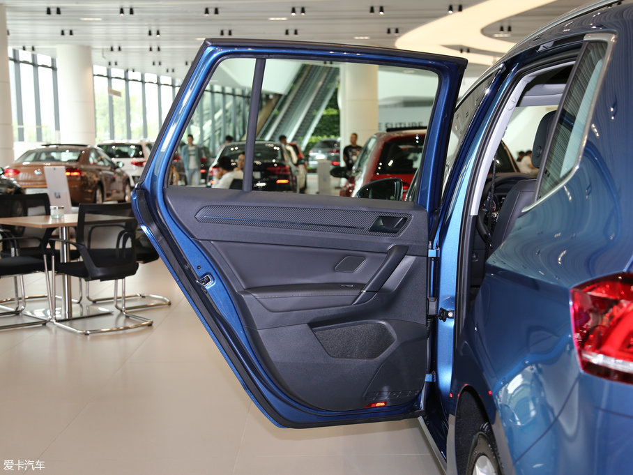 2016ߠ򡤼 230TSI ԄӺA