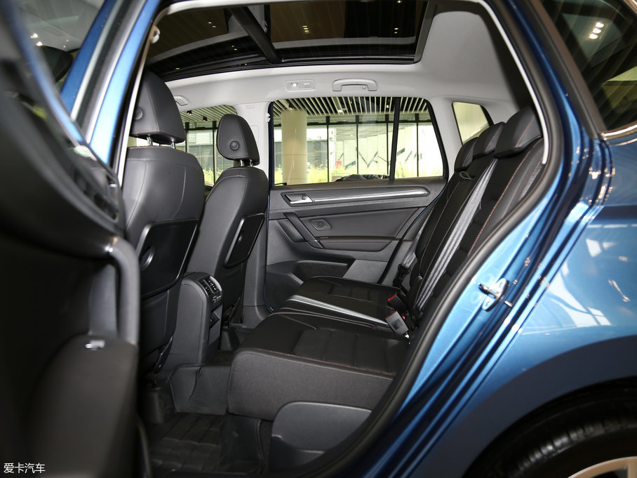 2016ߠ򡤼 230TSI ԄӺA