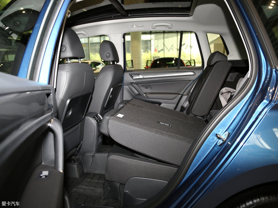 2016ߠ򡤼 230TSI ԄӺA