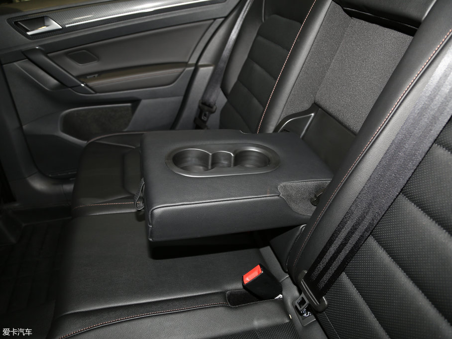 2016ߠ򡤼 230TSI ԄӺA