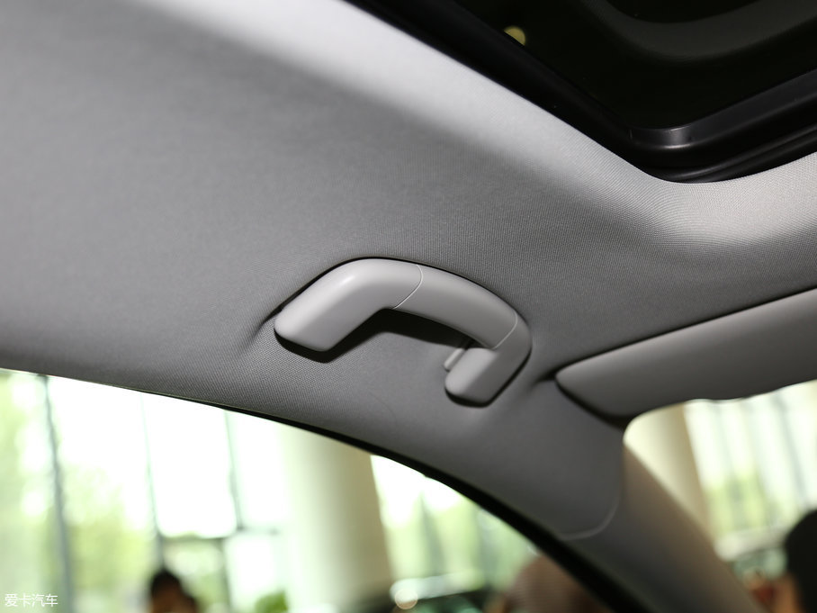 2016ߠ򡤼 230TSI ԄӺA