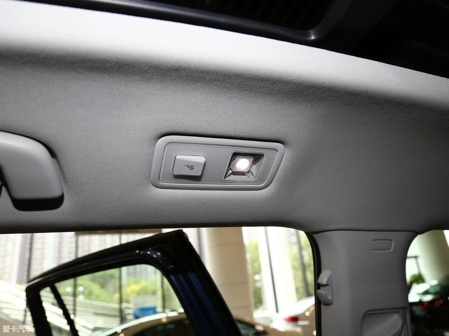 2016ߠ򡤼 230TSI ԄӺA