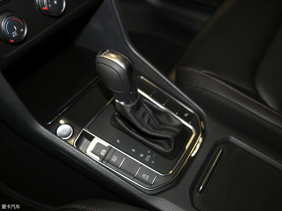 2016ߠ򡤼 230TSI ԄӺA