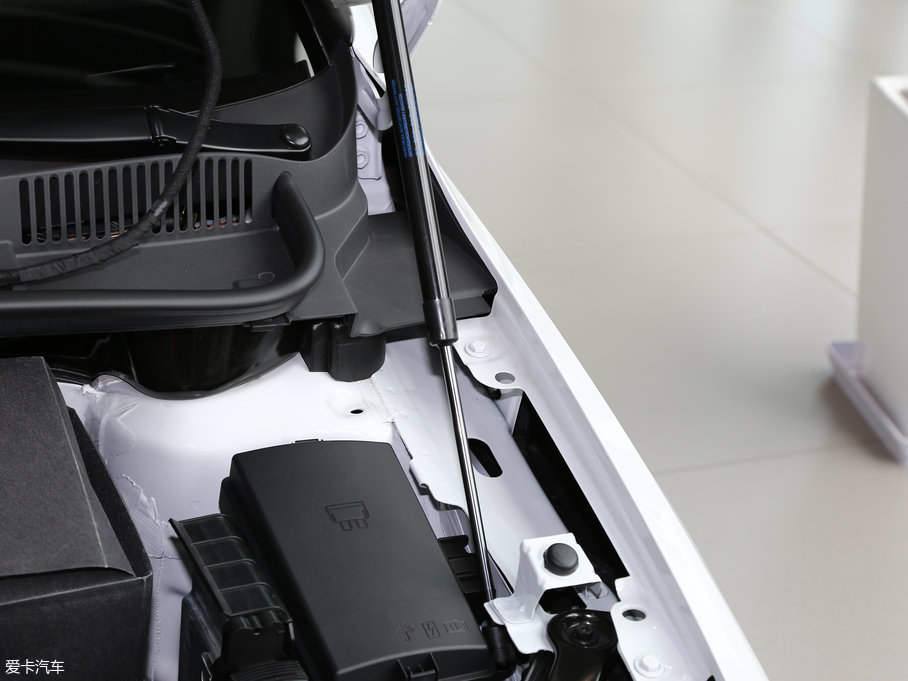 2016��ߠ��򡤼��� 1.6L �Ԅ����m��