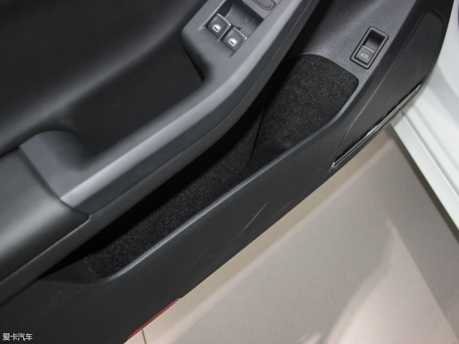 2016v 280TSI ԄR-Line