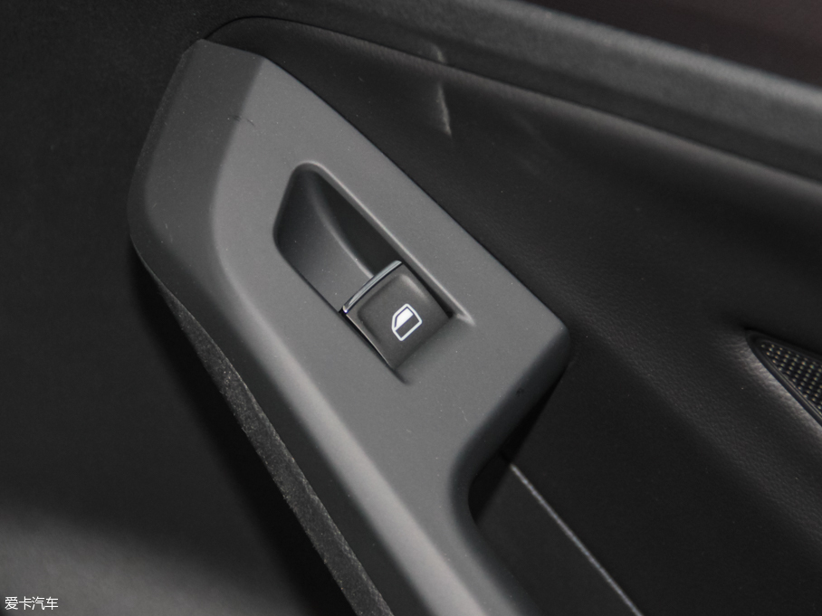 2016v 280TSI ԄR-Line